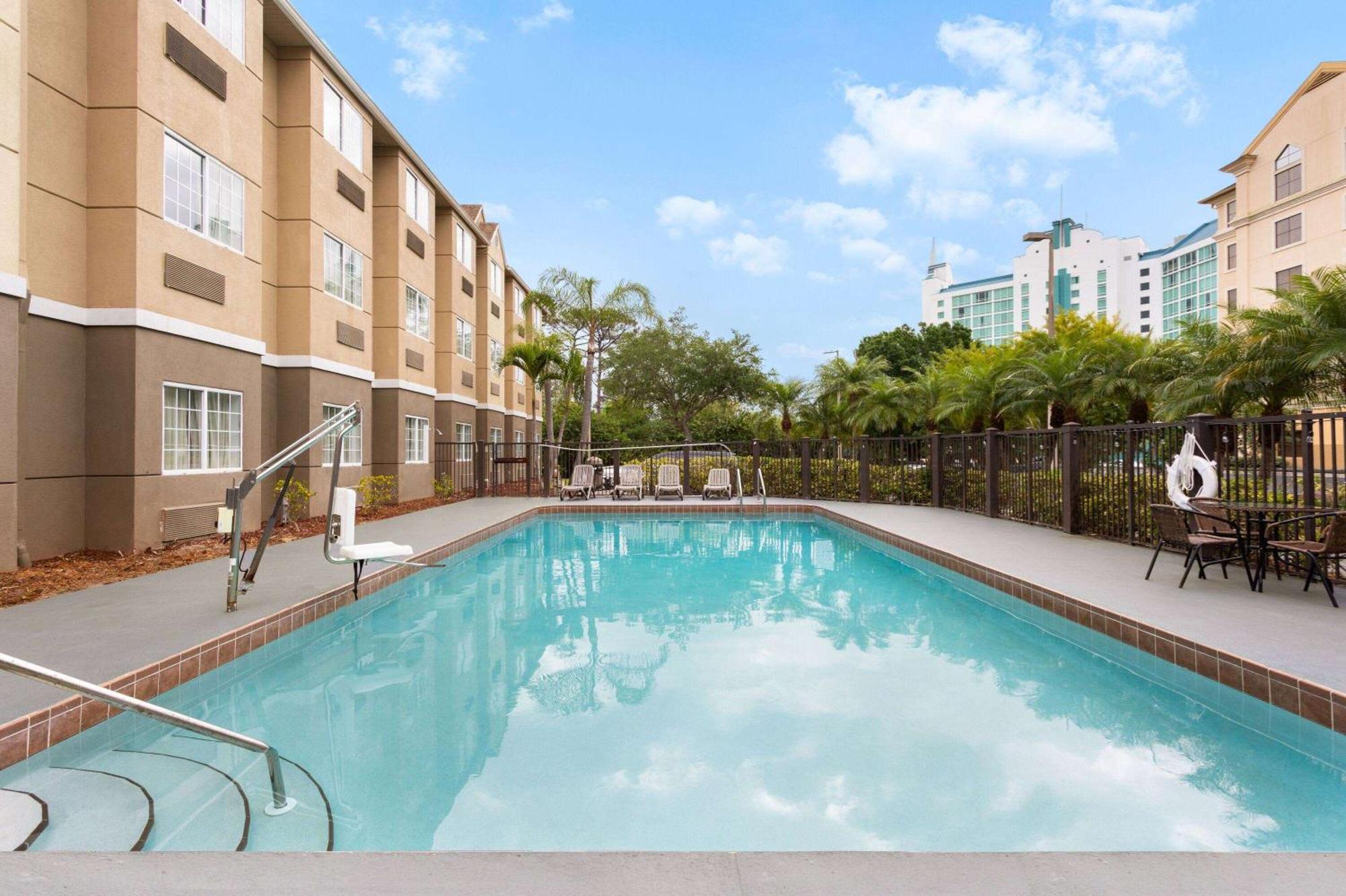 Baymont By Wyndham Orlando-International Dr-Universal Blvd Extérieur photo