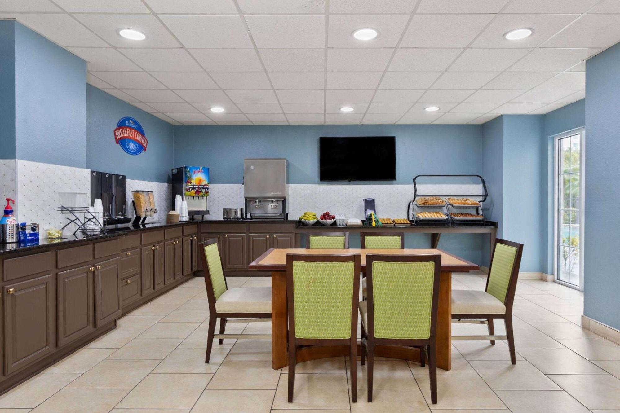 Baymont By Wyndham Orlando-International Dr-Universal Blvd Extérieur photo